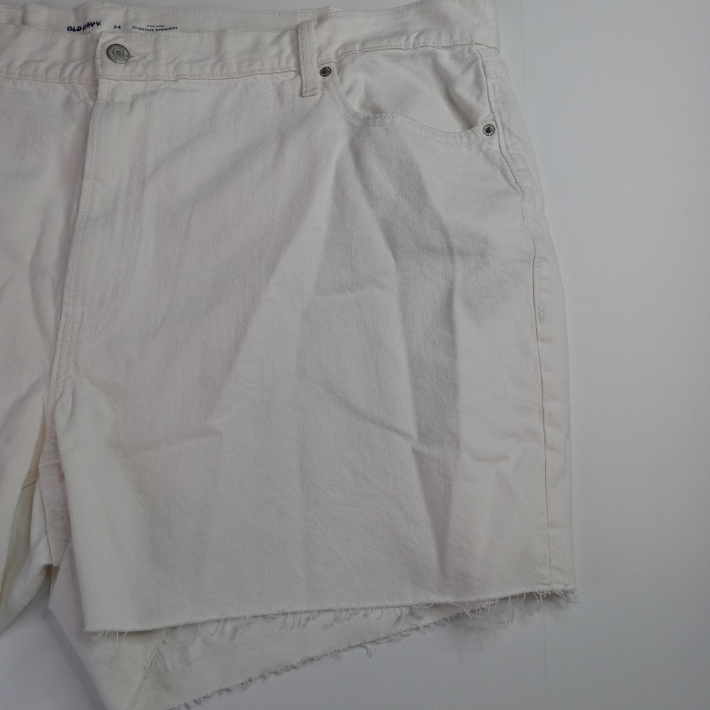 Shorts - Picture 3 of 8